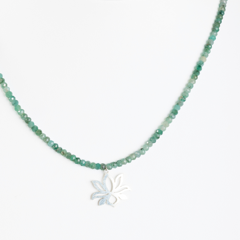 lotus flower : necklace