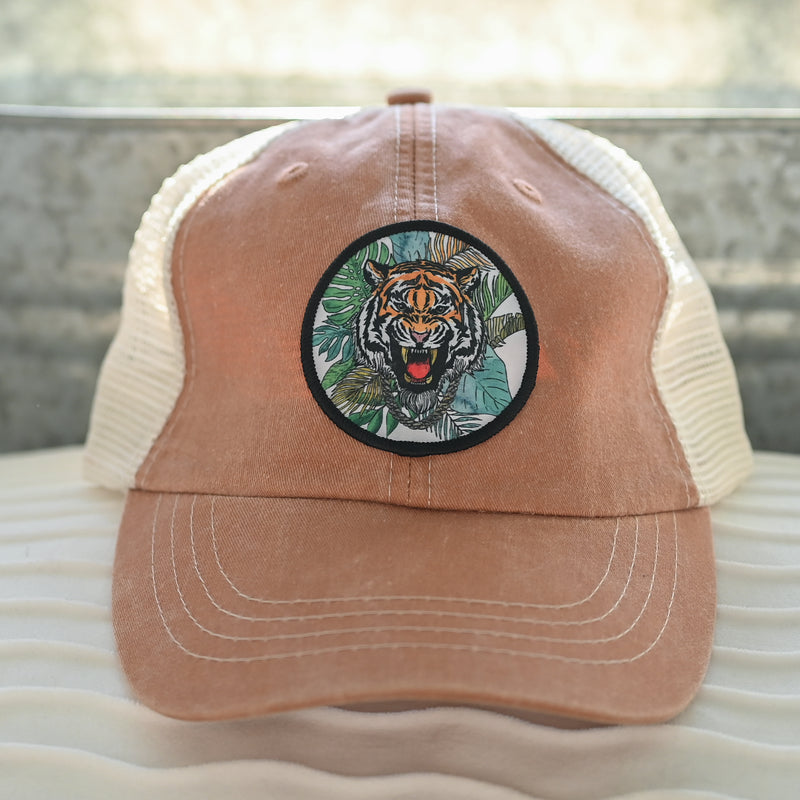 Gold chained Tiger patch mesh hat